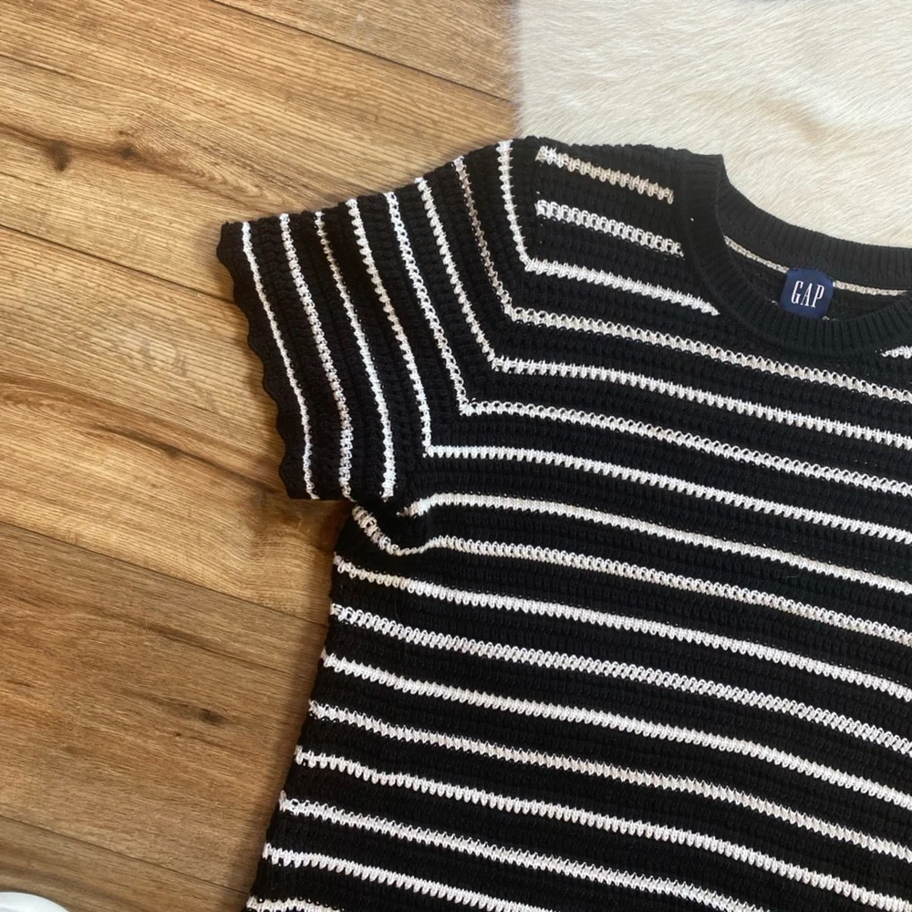 Crochet black and white striped midi dress - Picture 4 of 7